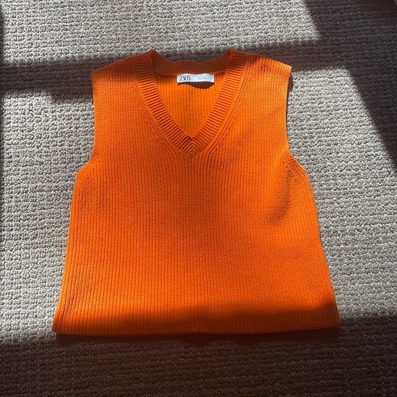 Zara Tops - ZARA sweater knit top